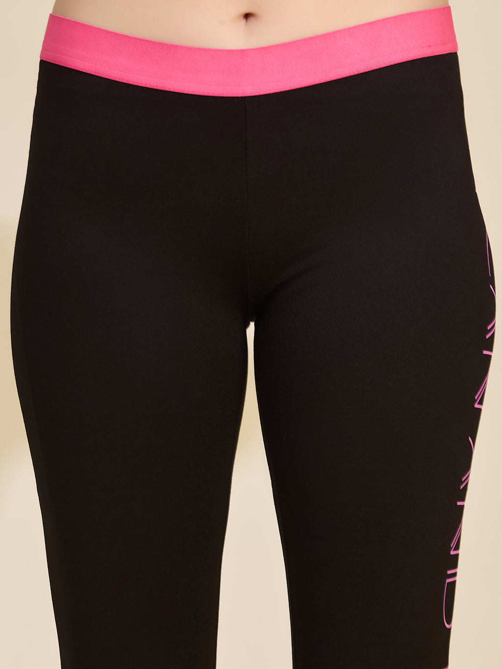 Black Women's Mid-Rise Graphic Print Ponte Roma Leggings