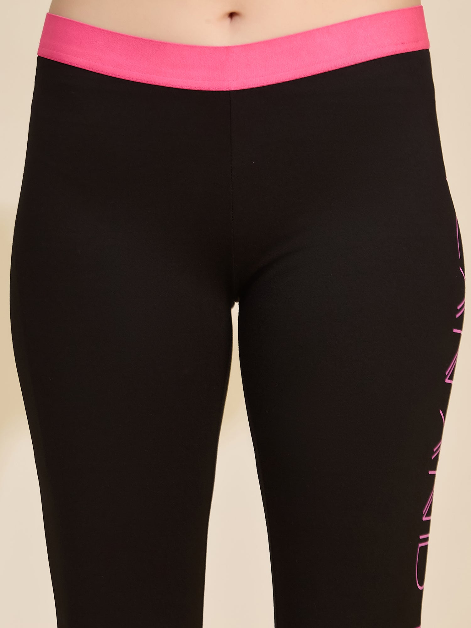Black Women's Mid-Rise Graphic Print Ponte Roma Leggings
